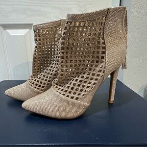 Like New Sz 7 Anne Michelle Gold Sparkle Glitter Mesh Dress Boots Pointy Toe